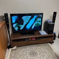 تلویزیون ۴۷ الجی به همراه میز و سینما خانگی