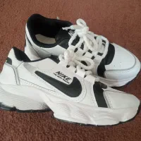 کفش NIKEزنانه سایز۳۹