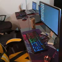 نیازمند همکار جهت کار با کامپیوتر و بازی Wow