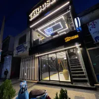 ۲ طبقه مغازه در۵۰ مترتجاری ۲سند ۲پایانکار خ جعفری