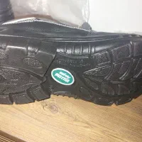 کفش کار  کفش چمن|کیف، کفش، کمربند|نیشابور, گمنام غربی|دیوار