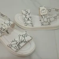 صندل دخترانه