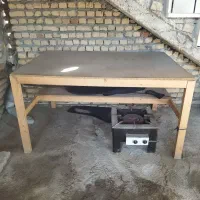 میز چوبی و آهنی خیلی خیلی تمیز با قیمت خیلی مناسب|فروشگاه و مغازه|بندر ترکمن, |دیوار
