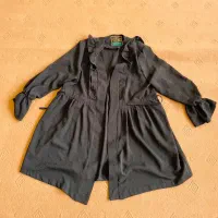 تعداد زیادی لباس