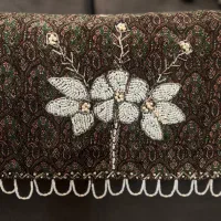 تو طاقچه ترمه|کلکسیون اشیاء عتیقه|قم, بکایی|دیوار