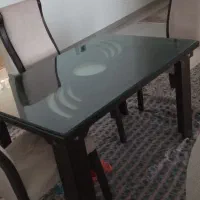 میز شیشه دار بدون صندلی ۱۱۸×۸۸