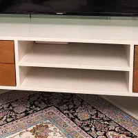 میز تلویزیون کشودار چوبی در حد نو