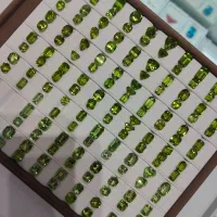 سنگ های قیمتی زمرد یاقوت کبود الماس رودونیت