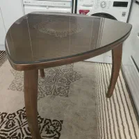 میز غذا خوری طرح سه گوش