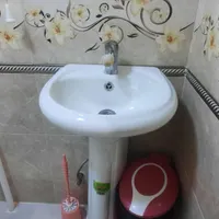 روشویی همراه با شیر آب در حد نو