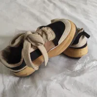 تعدادی لباس و کیف|لباس|تفت, |دیوار