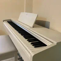 پیانو یاماها YDP 143 در حد اکبند|پیانو، کیبورد، آکاردئون|رشت, گلسار|دیوار