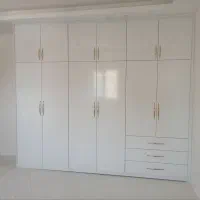 کمددیواری کد هفتادو یک دستگیره طلایی|جاکفشی، کمد، دراور|اردبیل, |دیوار