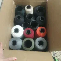 نخ با رنگ های مختلف