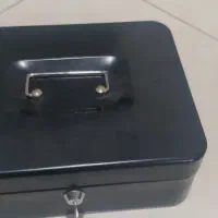 صندوق پول فلزی