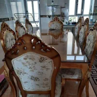 تعدادی صندلی سلطنتی فقط صندلی