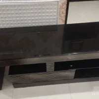 یک عدد میز تلویزیون مارک اتین