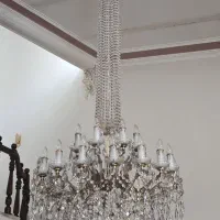 لوستر بزرگ‌ سقفی