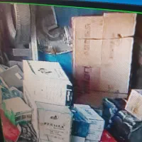 نیازمندکارگرساده ویک راننده برای باربری