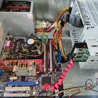 کیس ۲هسته رم ۲ ddr2 هارد ۱۶۰ گرافیک ۲۵۶|رایانه رومیزی|چالوس, |دیوار