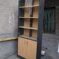 ویترین ایستاده MDF فروشگاهی ، فروش فوری ، زیر قیمت