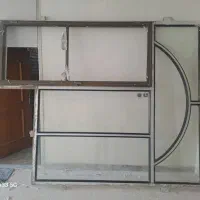 در و پنجره المینیومی باشیشه