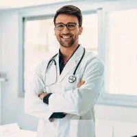 دعوت به همکاری پزشک جهت تزریقات زیبایی