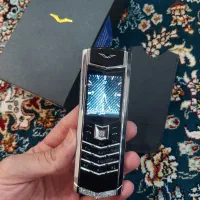 گوشی طرح ورتو خوش رنگ کاملا سالم