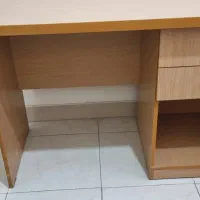 میز تحریر و صندلی در حد نو
