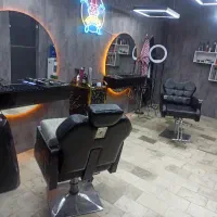 نیازمند یک عدد آرایشگر و یک عدد شاگرد ارایشگاه