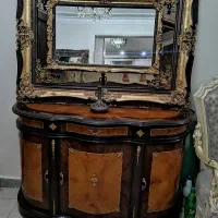 آیینه و کنسول