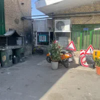کارگر ساده با جای خواب