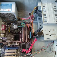 کامپیوتر ۳۰۰۰ با رم ۲ ddr2 هارد ۱۶۰ گرافیک ۲۵۶|رایانه رومیزی|چالوس, |دیوار