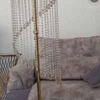 آباژور ایستاده