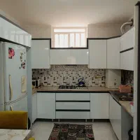 منزل دوخوابه درب ساختمان