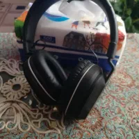 گوشی هدفون از ماشین افتاده