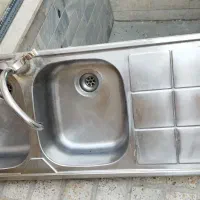 روشویی تو کار در حد نو همراه شیر