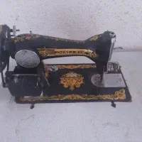 چرخ خیاطی با میز و سردوز