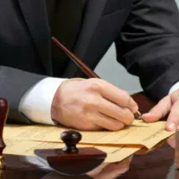 وکیل پایه یک دادگستری