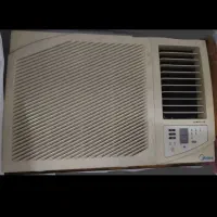 کولر گازی پنجره ای مدیا کنترل دار بسیار تمیز