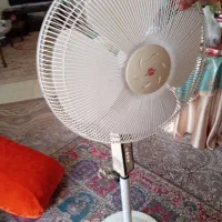 پنکه پارس خزر ایستاده
