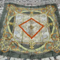 روسری|لباس|صومعه‌سرا, |دیوار