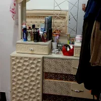 تخت خواب به همراه میز آرایشی و تشک تخت رویال|تخت و سرویس خواب|ایذه, |دیوار