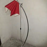 آباژور ایستاده