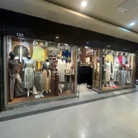 فروشنده خانم