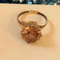 انگشتر ملکه و گردنبند