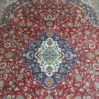 فرش گل قرمز