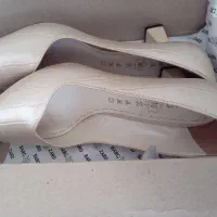 کفش نو|کیف، کفش، کمربند|آبدانان, |دیوار