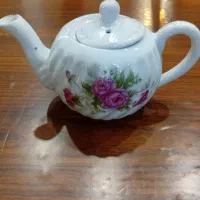 قوری کوچک گلسرخی ژاپنی اصل ژاپن بسیار قدیمی