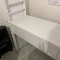 میز کاشت ناخن و صندلی